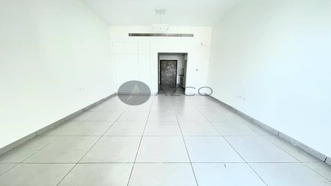 6 Huge Layout | Well maintained | Chiller Free | Ready to move