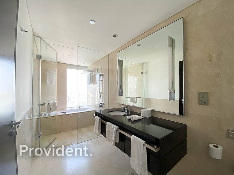 12 5 Star Living |First Class Amenities |Large Layout