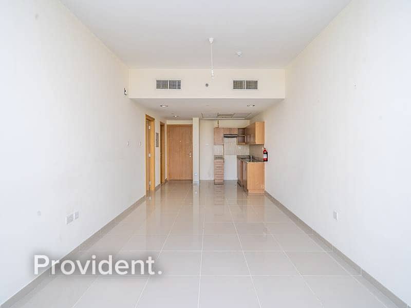 10 Exclusive | Well Maintained | Massive Apartment