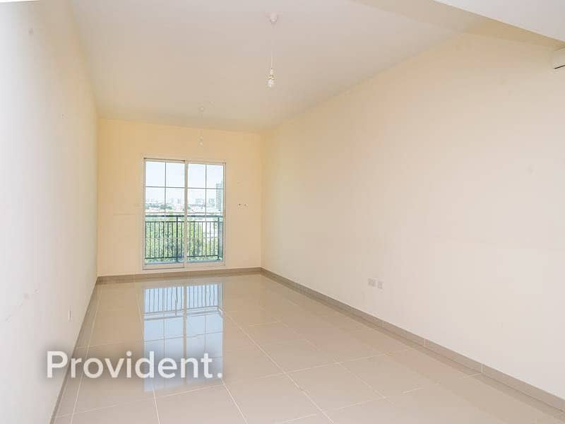 11 Exclusive | Well Maintained | Massive Apartment
