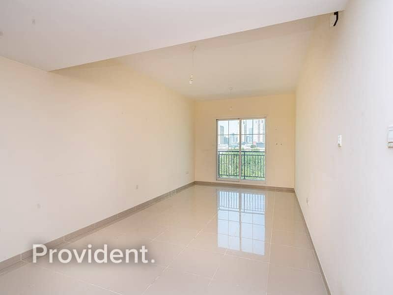 13 Exclusive | Well Maintained | Massive Apartment