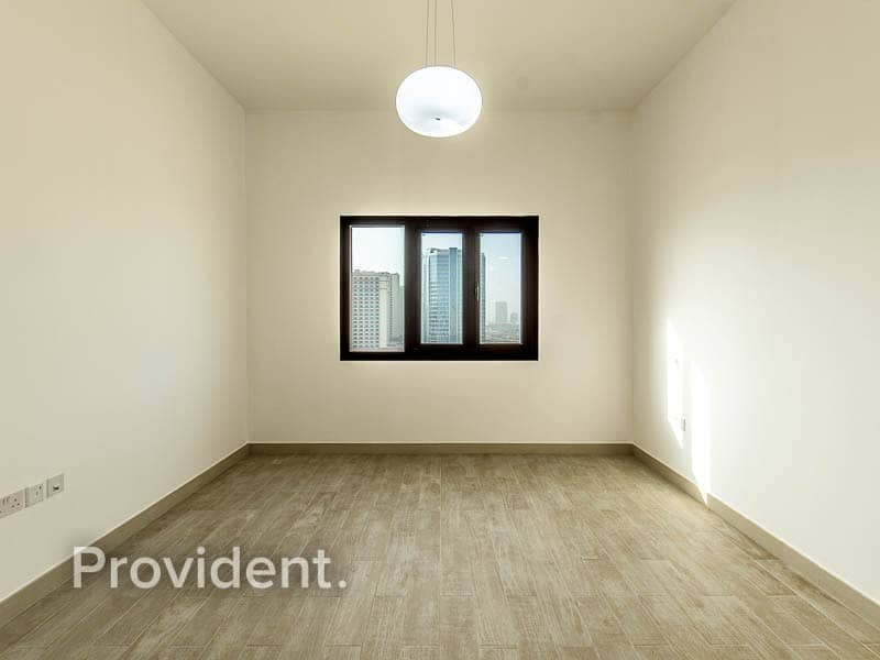 7 Brand New | Vacant on Transfer | 1BR+Study