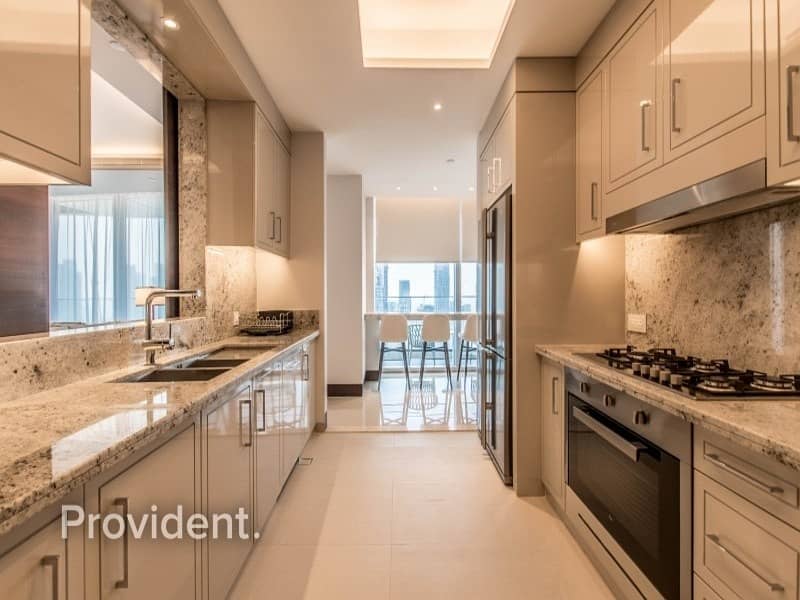 15 Spacious Penthouse | Top Floor | Fully Furnished