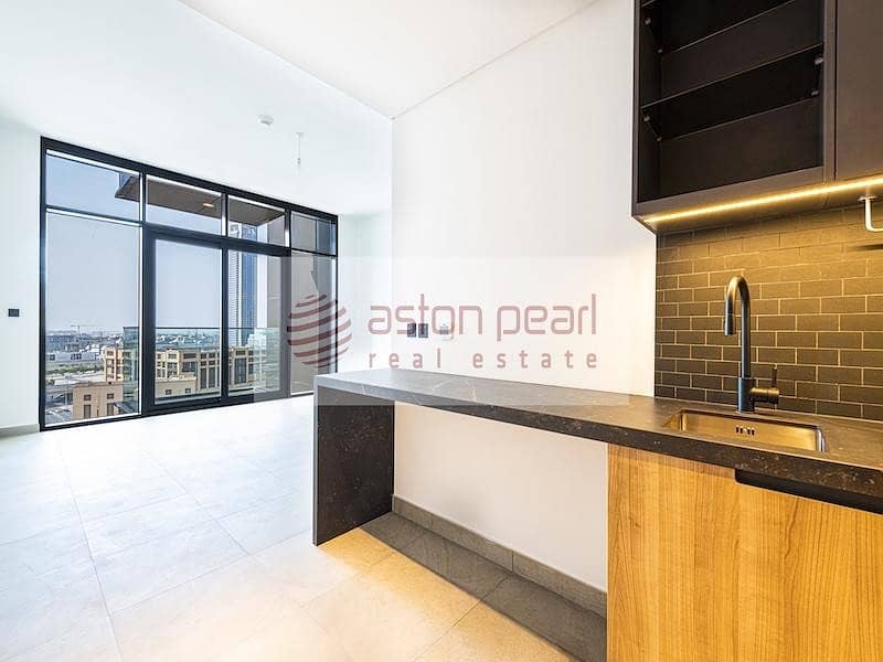 6 Exclusive | Spacious Studio Apartment| Brand New