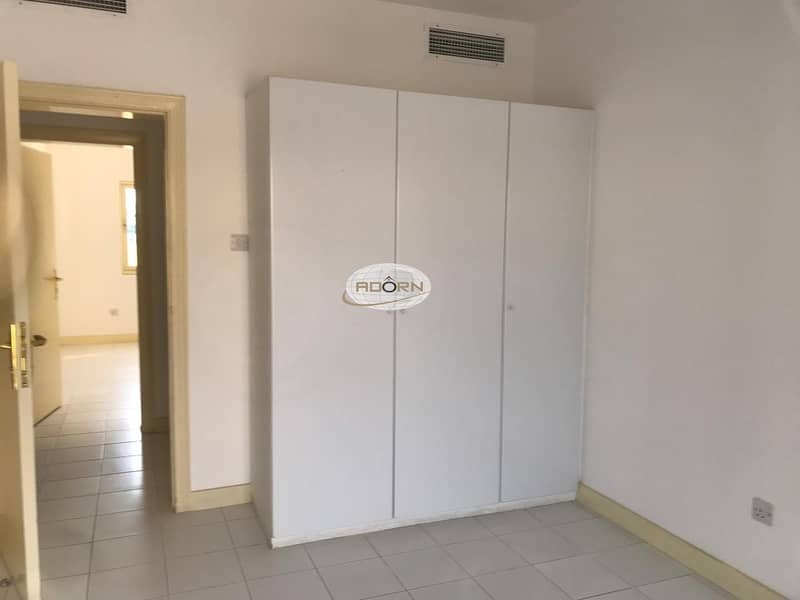 10 Nice 3bedroom plus maid single storey villa in Jumeirah