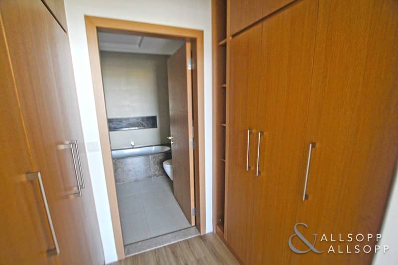 8 1 Bed | Spacious | Chiller Free | Upgraded