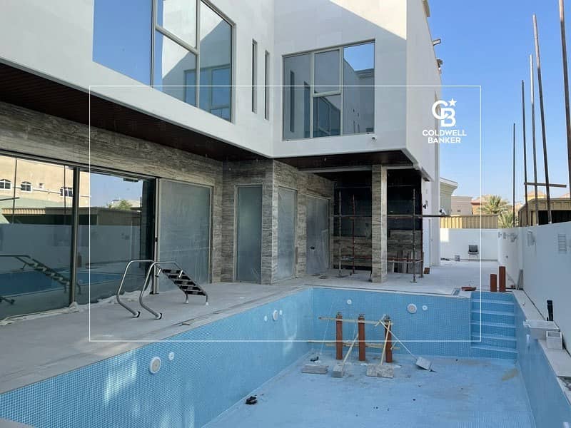 New Modern Contemporary Design 4 Br Swimming Pool Lift