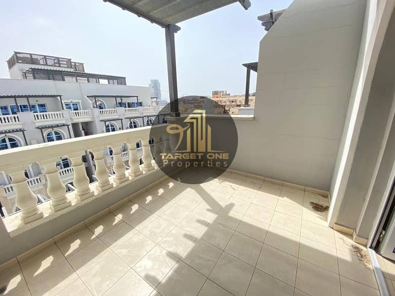 27 Huge 2 Balcony / Two Bedroom Apartment