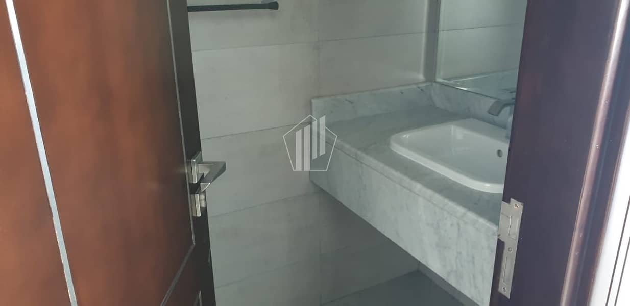 11 0%  Commission  Luxurious 1 BHK