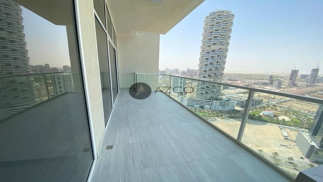 7 Commodious Space IPenthouse with Burj Khalifa View