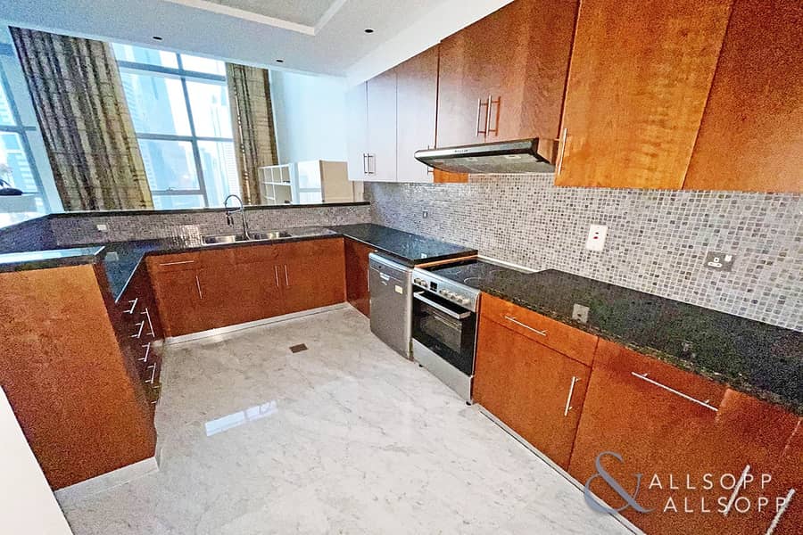 5 2 Bed Duplex | Fully Furnished | Available