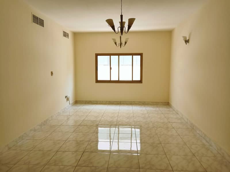 Hot Offer / Specious 3-BR with Master BR,Balcony / Free Parking,Gym,Pool