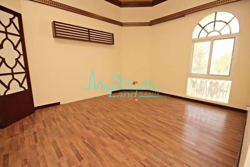 12 Grand 5 Bed+M Independent Villa In Jumeirah 2