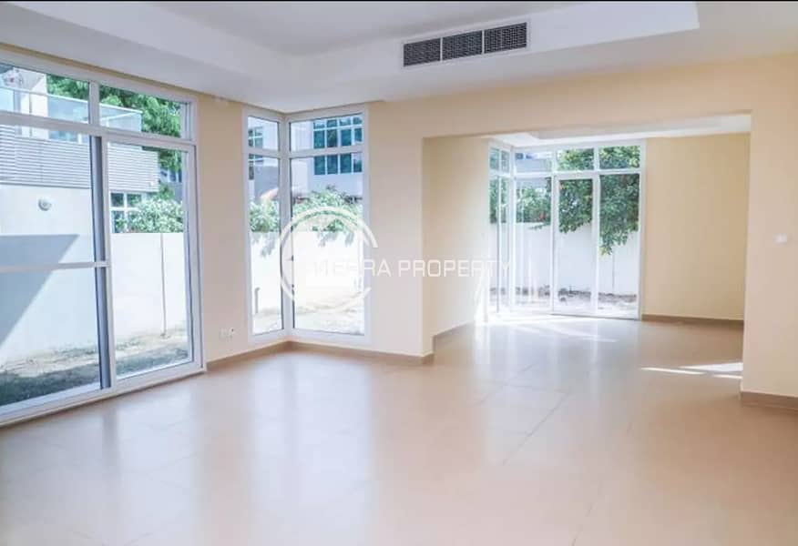 10 SPACIOUS BALCONY |SQUASH COURT | FREE MAINTENANCE