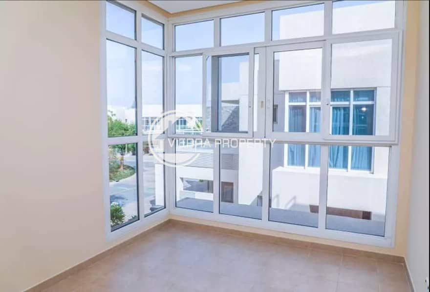 11 SPACIOUS BALCONY |SQUASH COURT | FREE MAINTENANCE