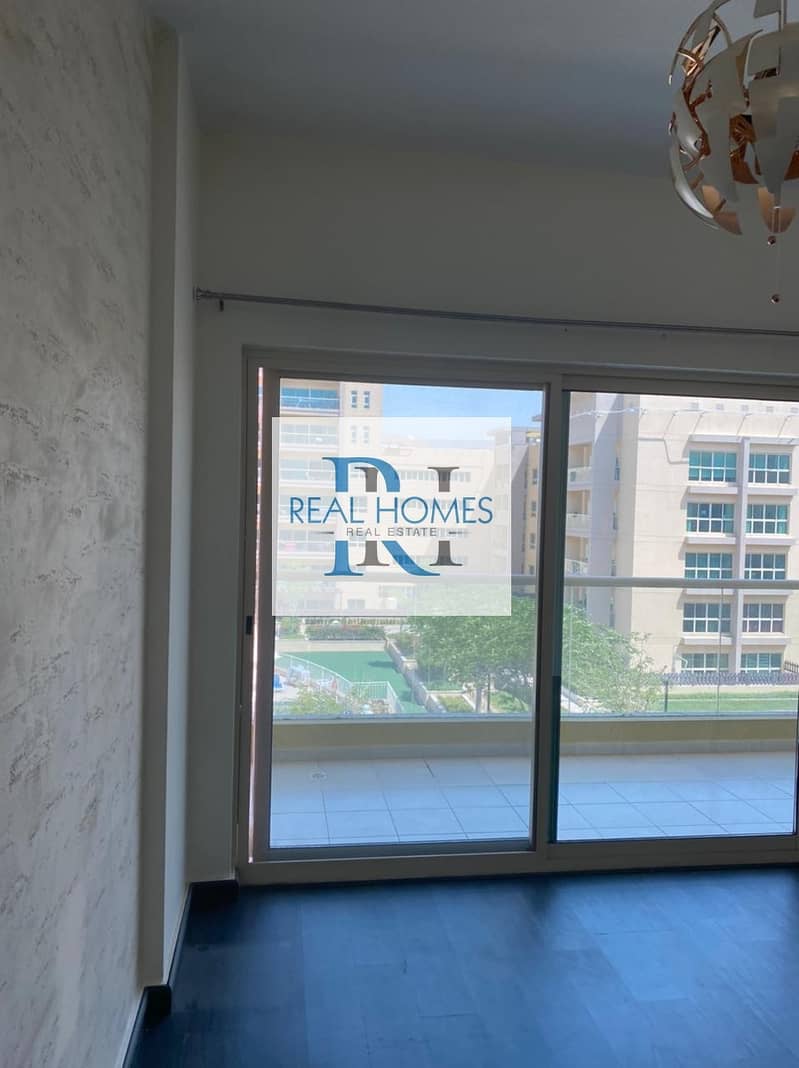 21 Vacant Unit 2 bedroom with Study! Pool View!