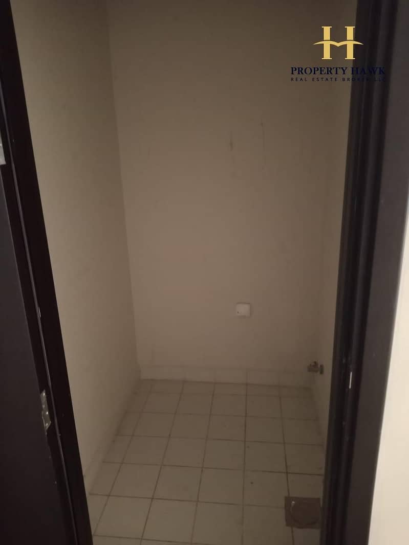 3 Huge Layout | 1 Parking | Good Condition