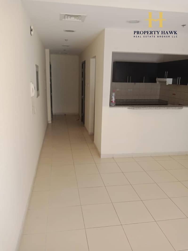 6 Huge Layout | 1 Parking | Good Condition