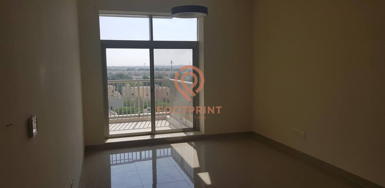 8 Spacious 1 Bedroom Apartment In Medalist Tower