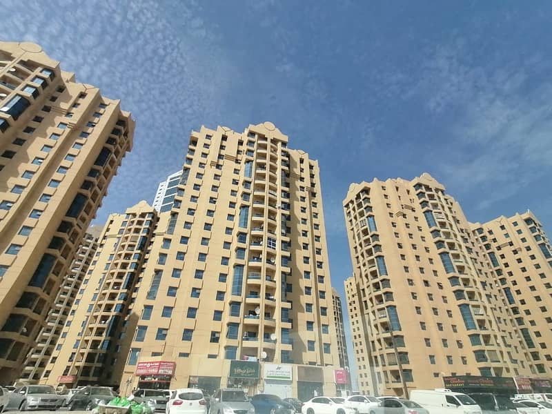 شقة في أبراج الخور عجمان وسط المدينة 3 غرف 345000 درهم - 5159759