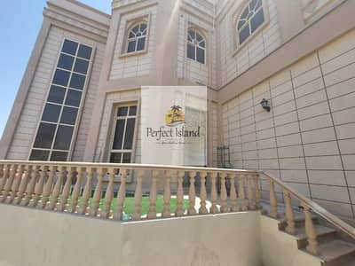4 Bedroom Apartment for Rent in Baniyas, Abu Dhabi - Catch Up Stylish Modern 4 BR+M | Private Entrance | First Floor 4 Bedroom Apartment for Rent in Baniyas, Abu Dhabi - Catch Up Stylish Modern 4 BR+M | Private Entrance | First Floor