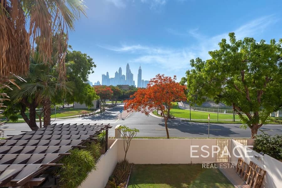 Exclusive 3BR Opposite Pool and Park and Skyline View Exclusive 3BR Opposite Pool and Park and Skyline View