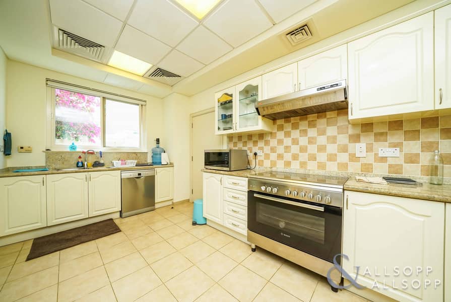 9 Exclusive | C3 4 Beds | Vacant On Transfer