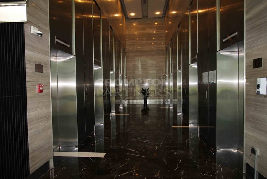 18 Half floor office in Addax tower/ Shall&core