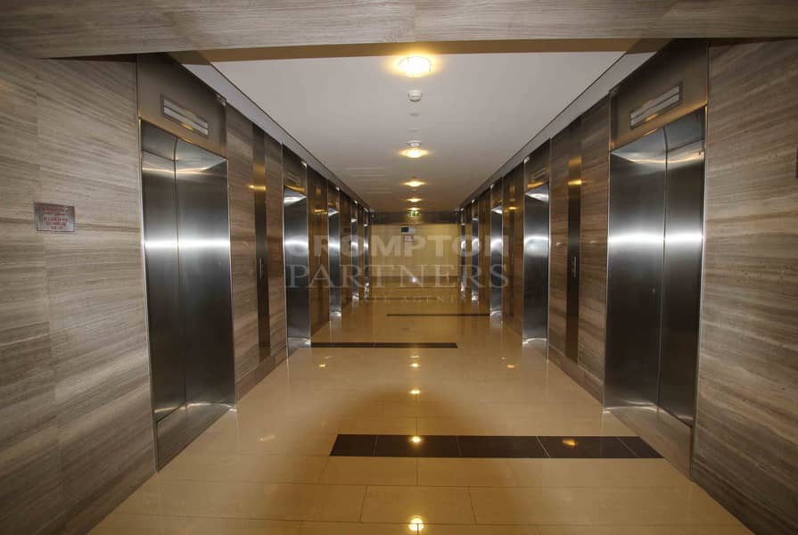 19 Half floor office in Addax tower/ Shall&core