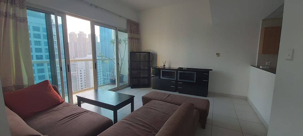 Stunning Fully Furnished 1 Bed + 2 Bath Apartment|Higher Floor| Multiple CHQ's