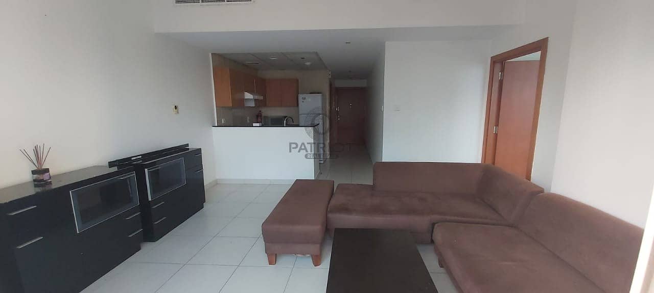 2 Stunning Fully Furnished 1 Bed + 2 Bath Apartment|Higher Floor| Multiple CHQ's