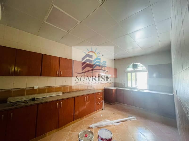 10 an independent villa consisting of 4 rooms + men's council + house working room