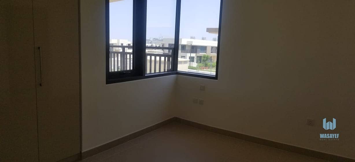 10 Modern 4bedroom Villa in Dubai hills!! ready to move  good location. .