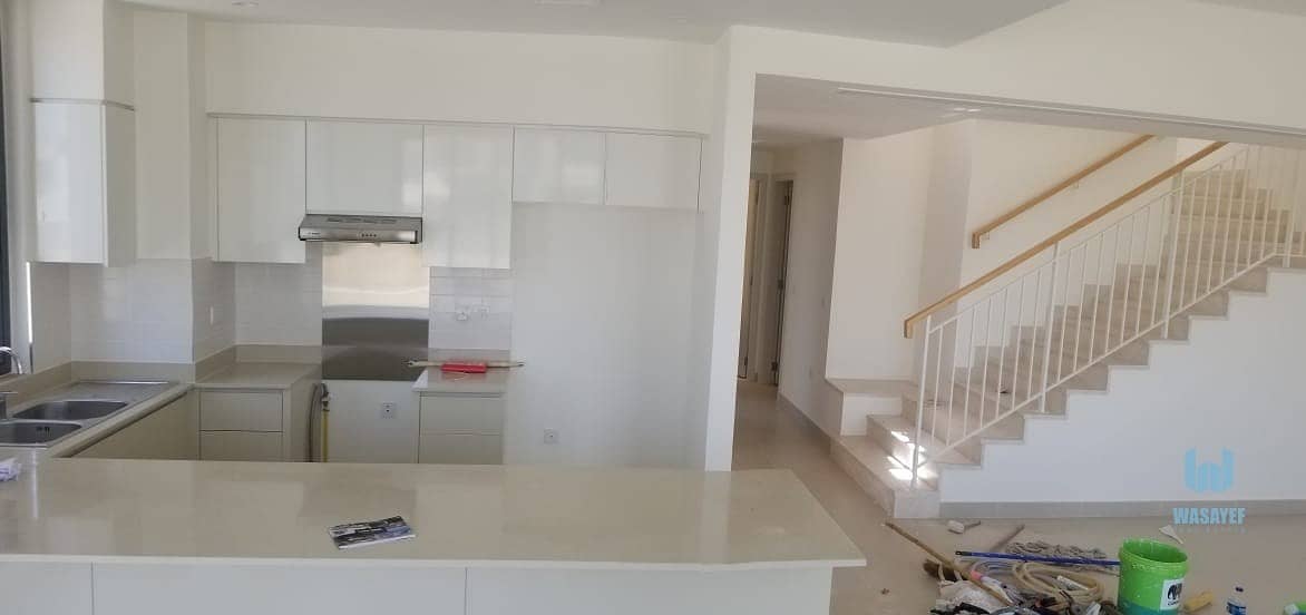 13 Modern 4bedroom Villa in Dubai hills!! ready to move  good location. .