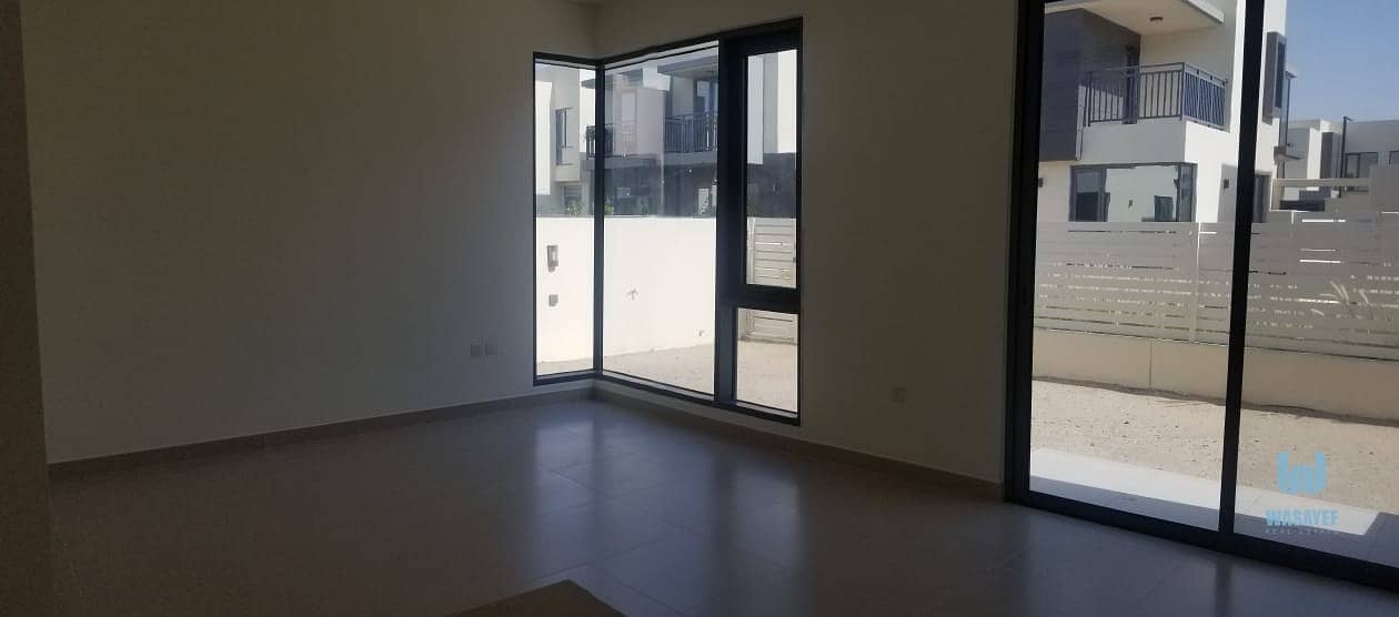 16 Modern 4bedroom Villa in Dubai hills!! ready to move  good location. .