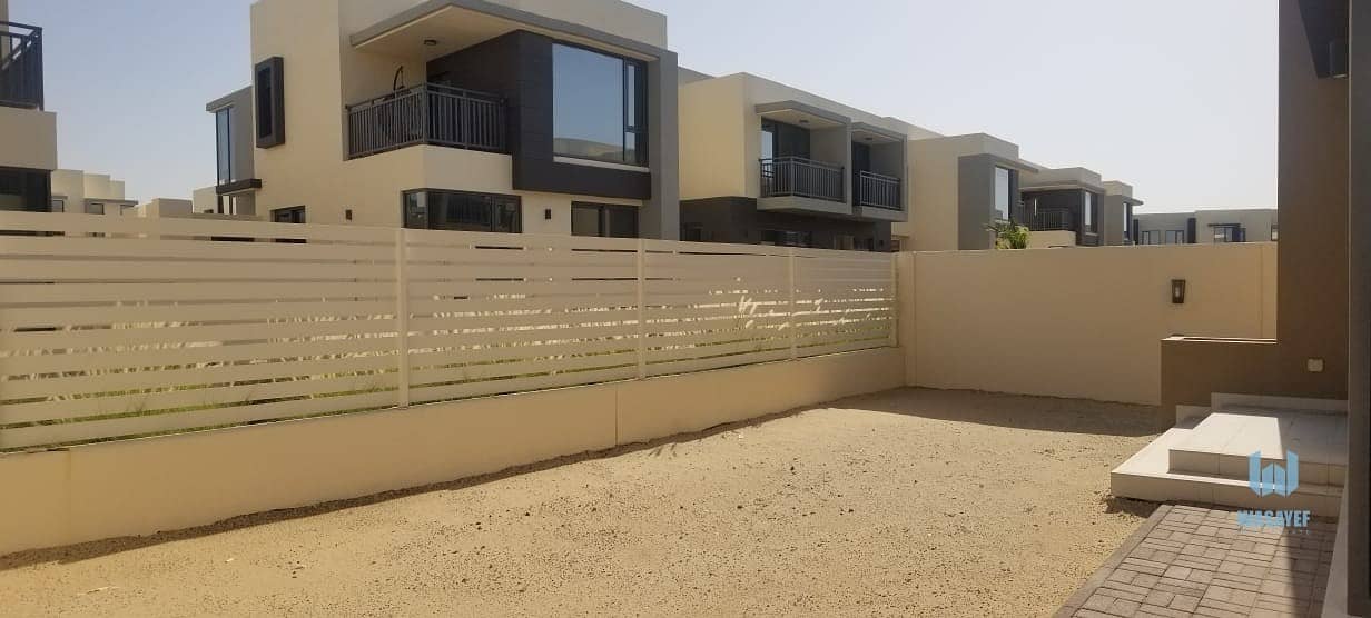 23 Modern 4bedroom Villa in Dubai hills!! ready to move  good location. .