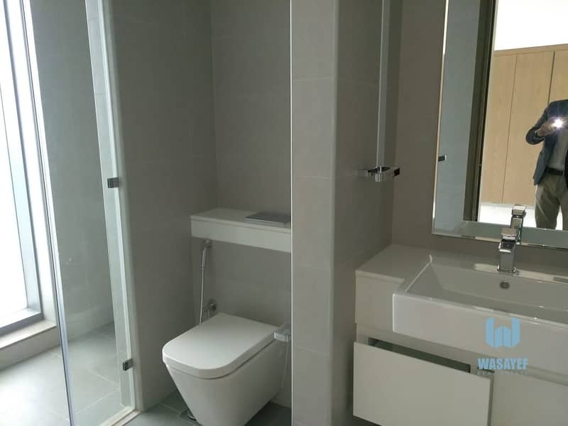 10 MODERN  BRIGHT SPACIUOS 1BR in business bay. . .
