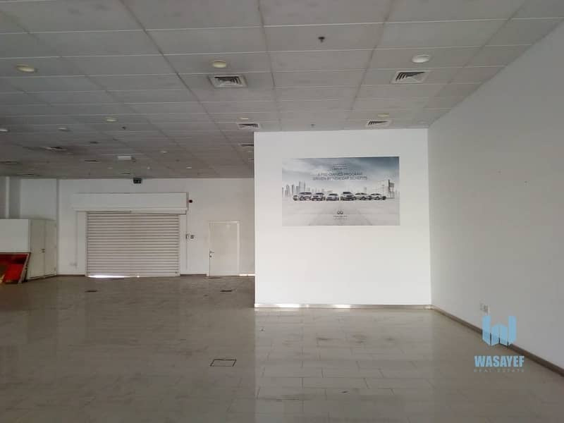 10 SHOWROOM FACING SHEIKH ZAYED ROAD/FULLY FITTED.
