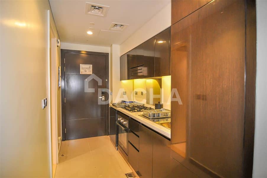 7 Furnished / Spacious / High Floor / Pool View