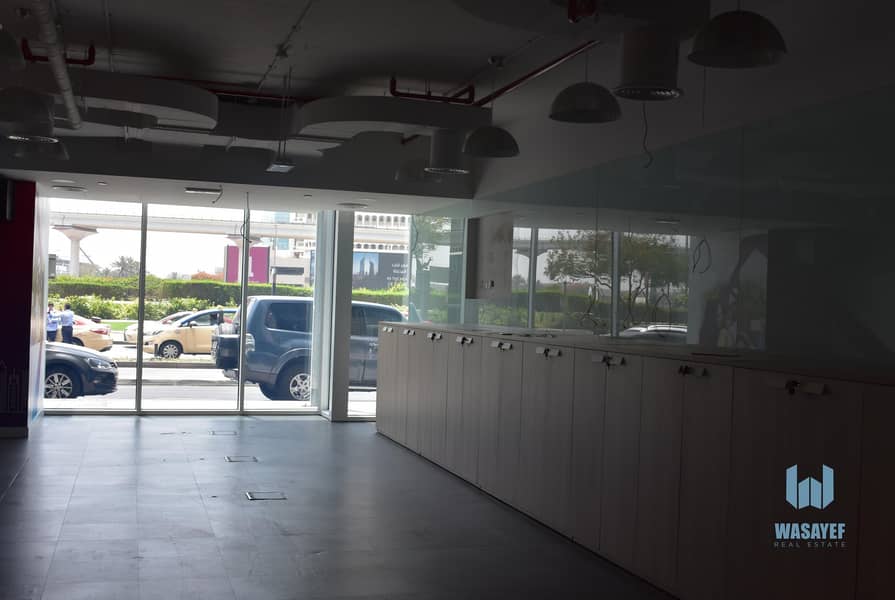 9 FULLY FITTED SHOP ON SHEIKH ZAYED ROAD