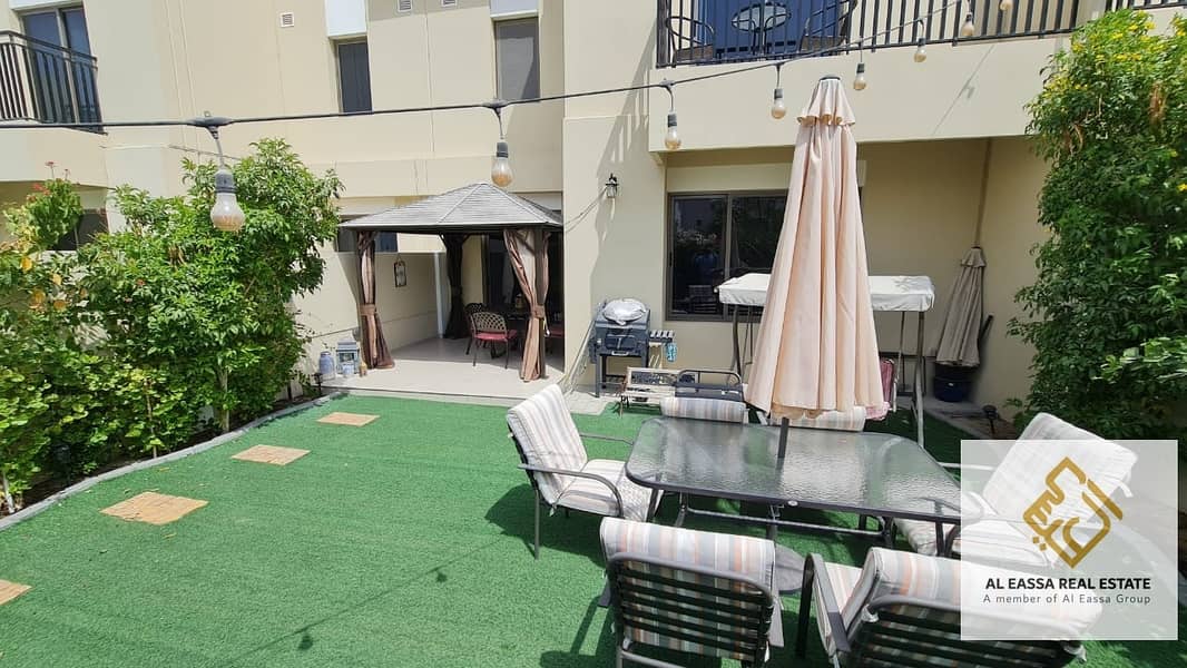 29 Pool view| Upgraded 3 Bedroom |   Excellent Location