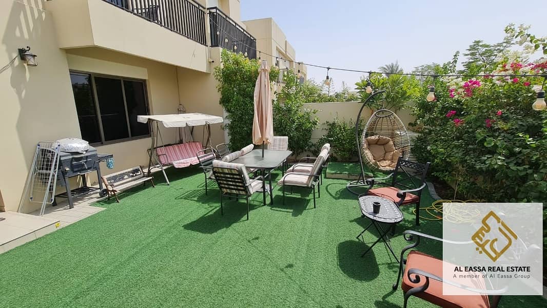 33 Pool view| Upgraded 3 Bedroom |   Excellent Location