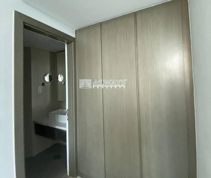18 Full Canal View |Stunning Fully Furnished 1Bedroom