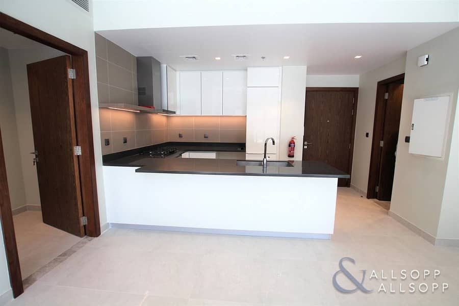 2 1Bed Apartment | Available | Large Terrace