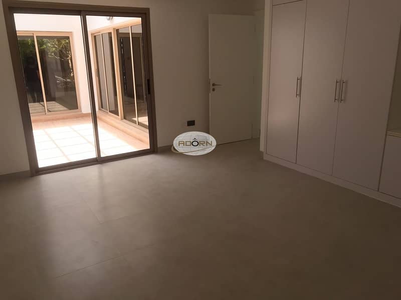 10 Fully renovated 3 bedroom plus study villa all facilities in Al Sufouh
