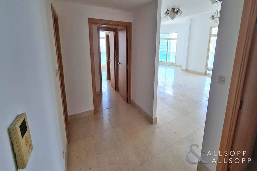 7 Large 3 Bedrooms Apartment | Unfurnished