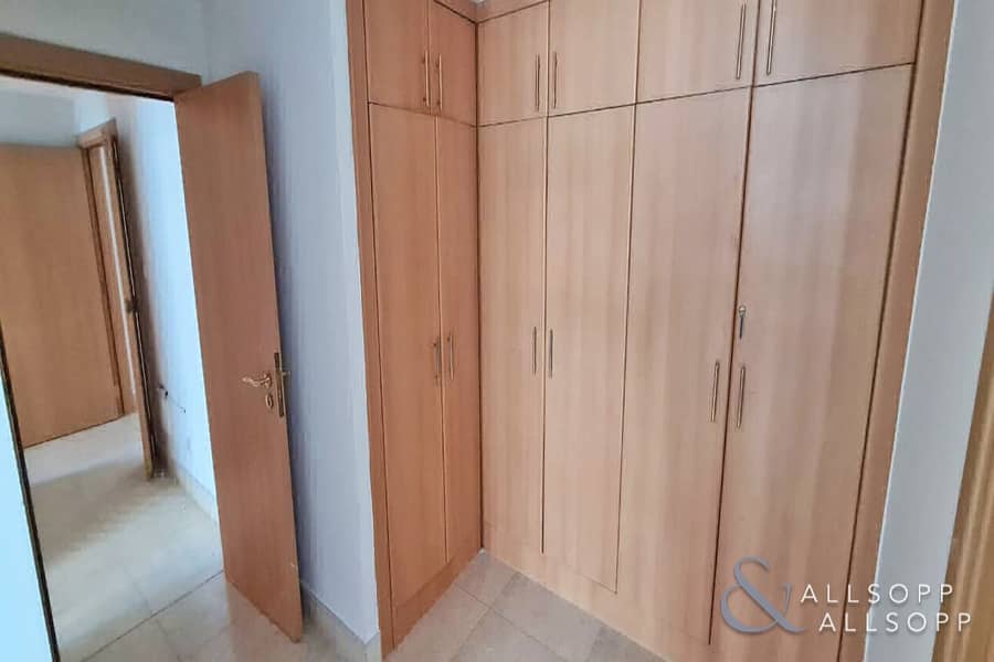 9 Large 3 Bedrooms Apartment | Unfurnished