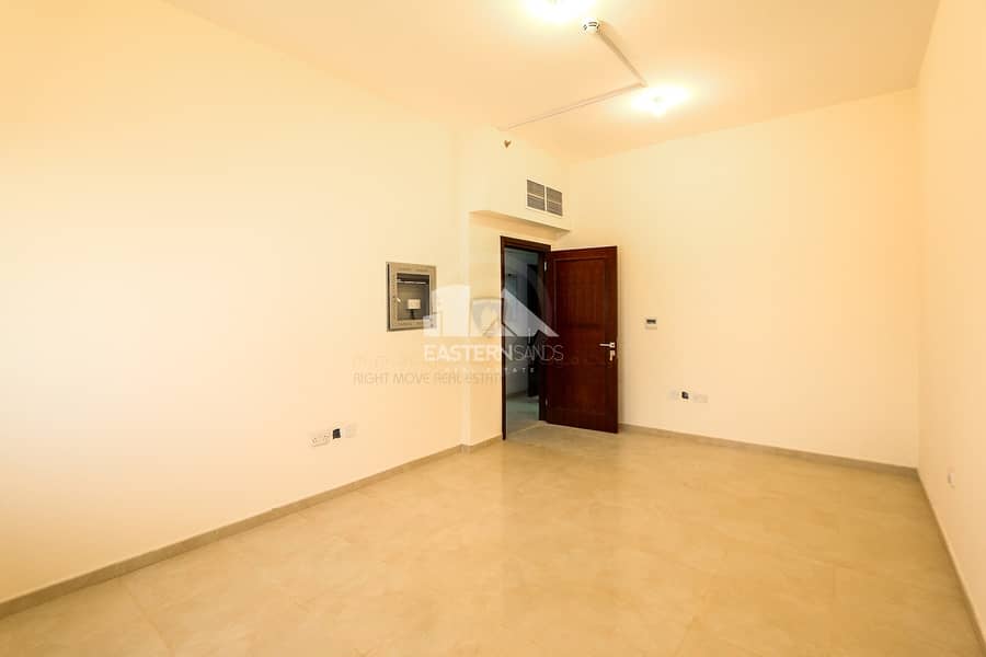 16 Massive Two Bedroom & Hall Like new Near Family Park Shabia10