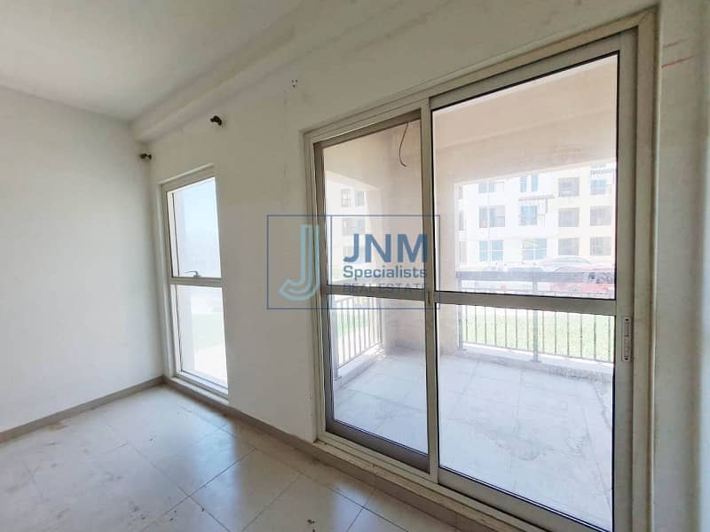 13 Well Maintained! Studio with Community View