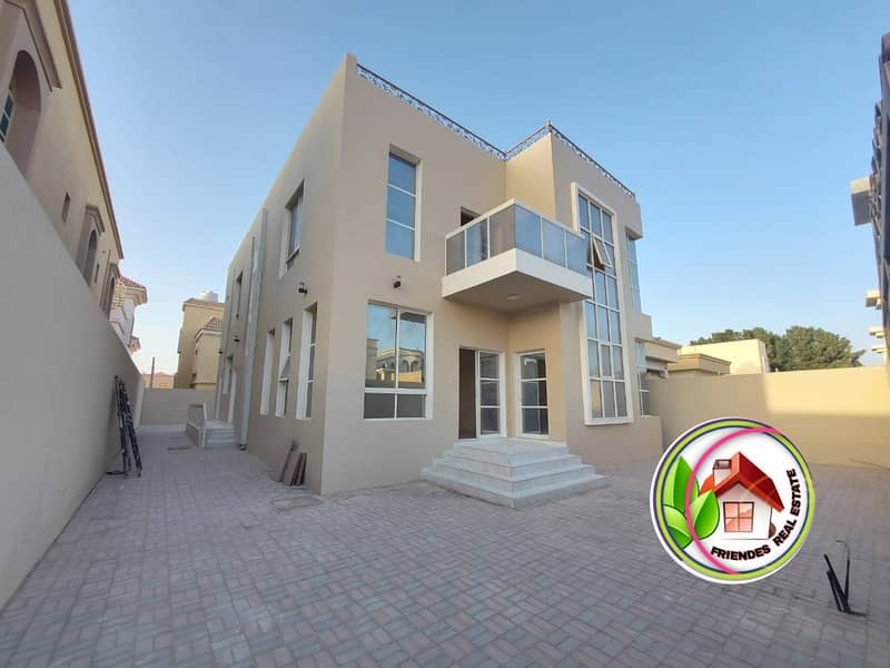 Villa for sale finished safe for you and your family, very luxurious finishing, high quality materials, guarantees on materials up to 25 years